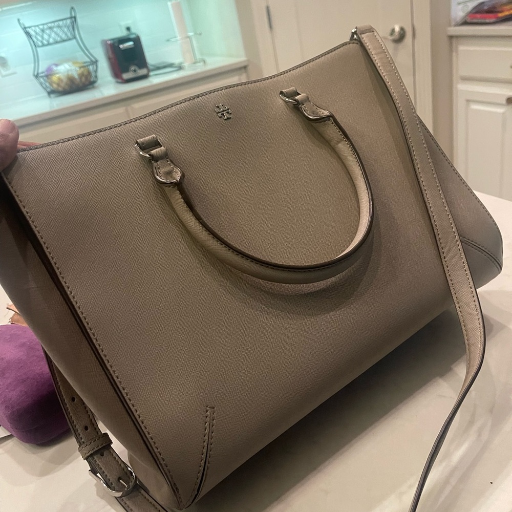 Tory Burch Large Robinson Zip Tote